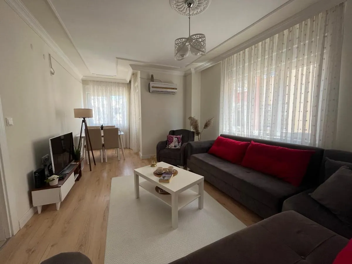 Family Apartment In City Center Αττάλεια